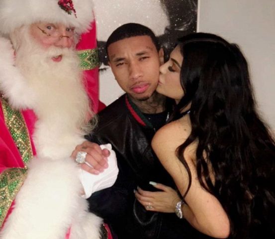 This is how Hollywood Celebs celebrated their 'Christmas Day'!!