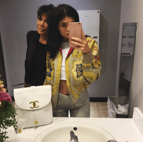 Don't forget  to see the Best Selfies of Kylie Jenner in 2016!