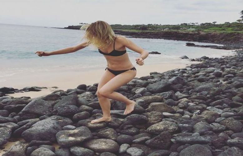 Maria Sharopava looks stunning in Hawaii holiday pictures!