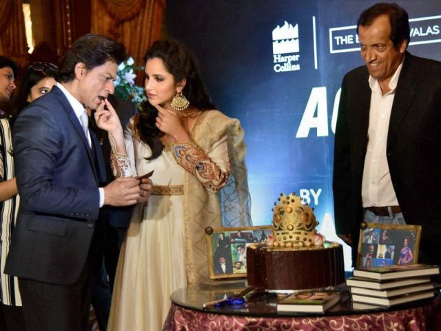 Shahrukh Khan in the book launch of Sania Mirza’s biography