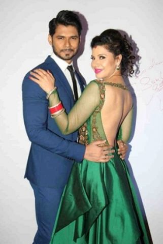 Sambhavna Seth Pretty gorgeous in green gown at her reception !
