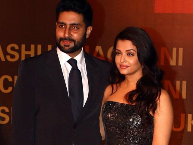 Aishwarya with the whole Bachchan family at Sarbjit Screening