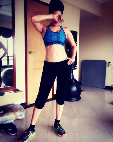 Hotness overloaded as Sunny shares her after workout pic !