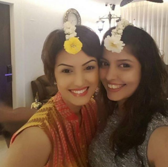 Nisha Rawal hosted Karva Chauth Mehendi Party;see who attended it !