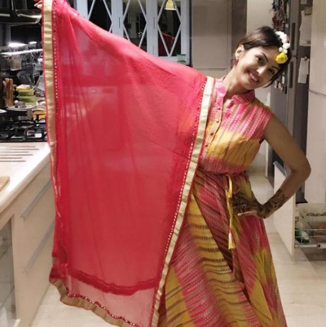 Nisha Rawal hosted Karva Chauth Mehendi Party;see who attended it !