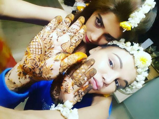 Nisha Rawal hosted Karva Chauth Mehendi Party;see who attended it !