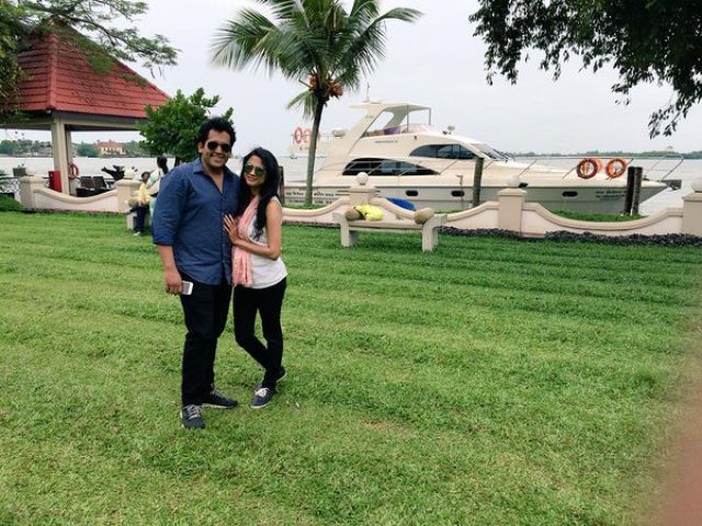 Rashi aka Rucha Hasabnis's adorable pictures from engagement days to recent trip !