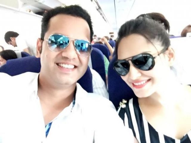 New Beginning to Rahul Mahajan;as in relationship with this model !