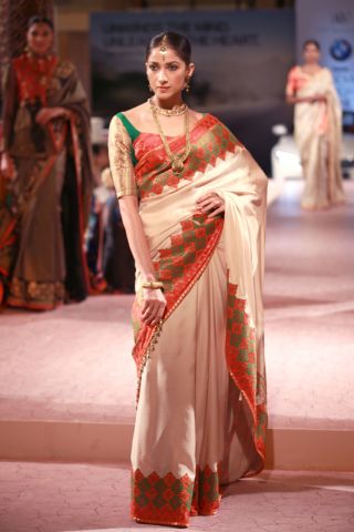 बीएमडब्ल्यू इंडिया ब्राइडल फैशन वीक 2015 :डिजाइनर गौरी और नैनिका