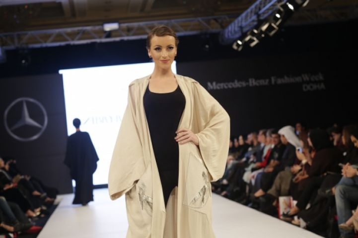 दोहा में हुए फैशन वीक में दिखा मॉडल्स का जलवा