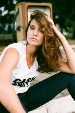 हॉट मॉडल लॉरा एलेन जेम्स का बोल्ड फोटोशूट
