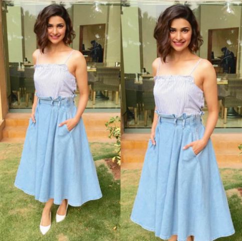 Perfect summer outfit of Prachi Desai, will make you to steal the look