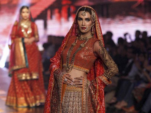 Amazing Royal Collection of Bridal Couture Week 2016 in Karachi