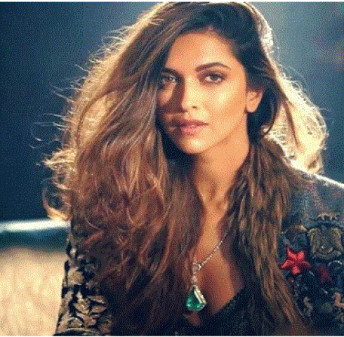 Deepika Padukone sizzles in recent hot photoshoot !