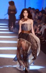 चीन तायपेई फैशन शो में मॉडल्स ने अपना जलवा बिखेरा