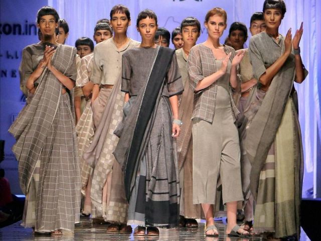 Sona Mohapatra flaunted her charm in Amazon India Fashion Week !