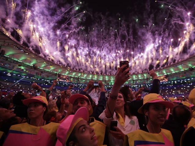 Captured! Rio Olympic's opening ceremony brighten whole Rio De Janeiro