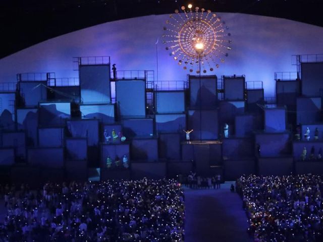 Captured! Rio Olympic's opening ceremony brighten whole Rio De Janeiro