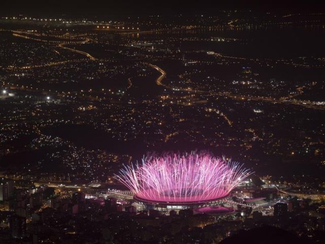 Captured! Rio Olympic's opening ceremony brighten whole Rio De Janeiro