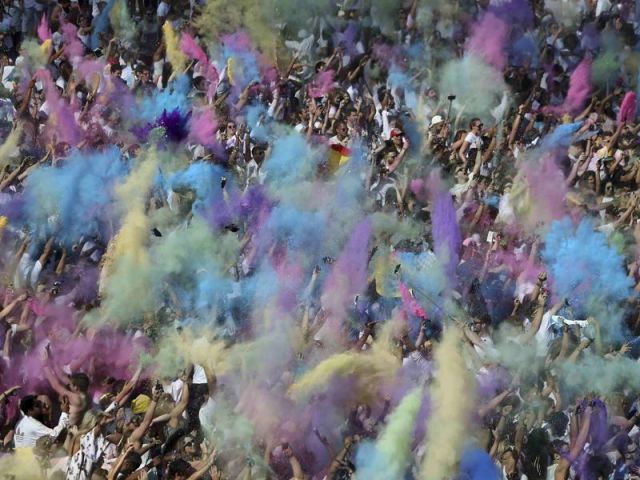 Madrid full in color while celebrated Holi Madrid festival !