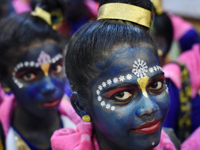 This 'Dahi Handi’-girls turned in Krishna's getup !