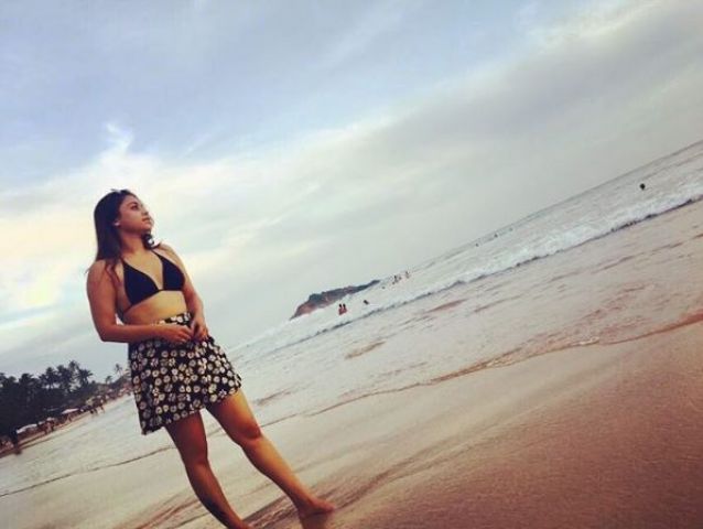 Hot holiday of Sumona Chakravarti in Sri Lanka