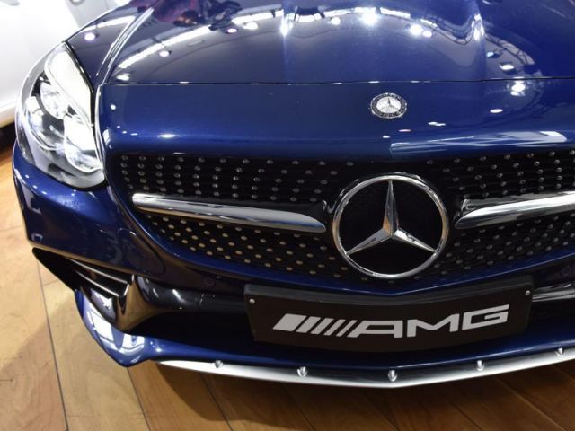 Speeding now with shinny Mercedes-AMG SLC 43 !