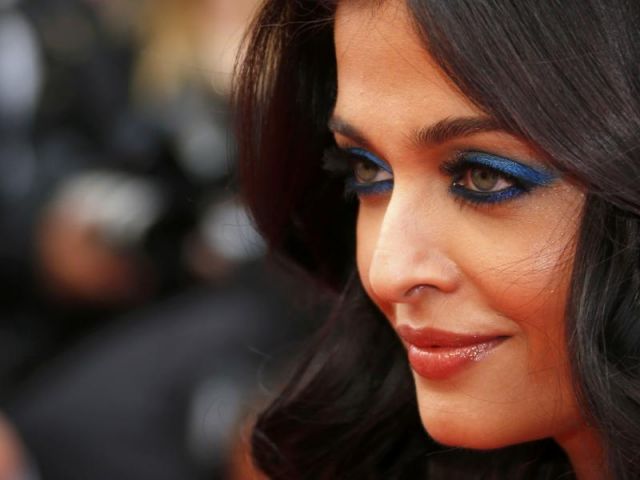 The Red Carpet Queen Aishwariya, again escalate her magic