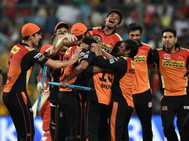 Sunrisers won the IPL 2016 title,See photographs of victory