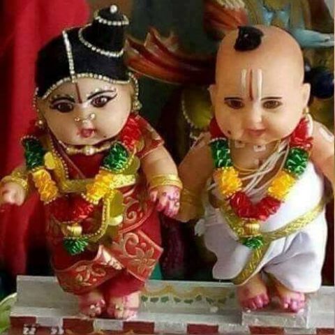 Style of these dolls will make you remember your own 'Wedding Day' !