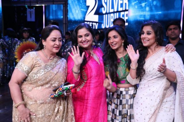 Vidya Balan reunited with her old gang of 'Hum Panch'