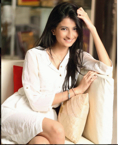 Shweta Tiwari’s daughter Palak is all grown up with style in her veins !!!