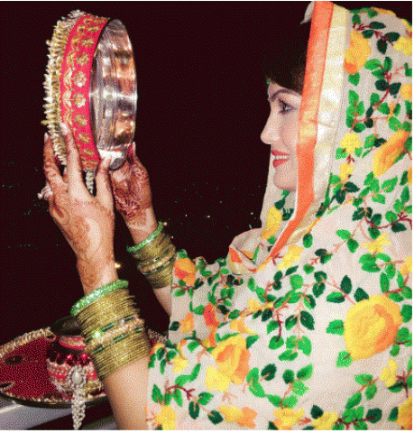 Karva Chauth's fever continues;as celebrities flaunts on the day !