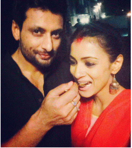 Karva Chauth's fever continues;as celebrities flaunts on the day !