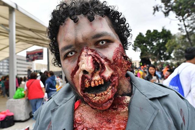 Look at 'Zombies' walking on the streets of Mexico..!