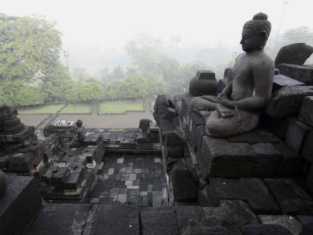 Glorious of Borobudur temple in Indonesia !