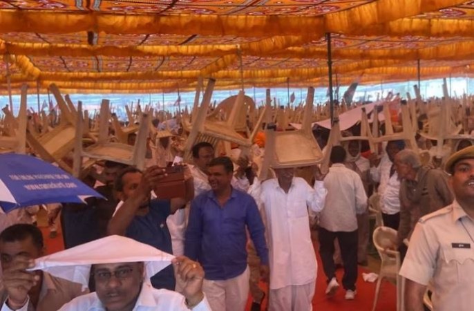 Hail started falling as soon as they reached CM's program, workers ran away with chairs