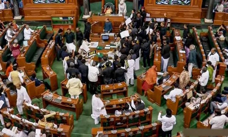 आज फिर काले कपड़ों में दिखेगी कांग्रेस, राहुल गांधी के समर्थन में संसद में मचेगा हंगामा !