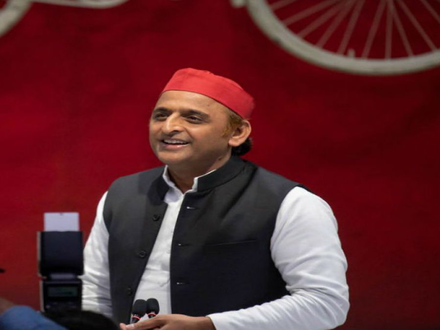 Uttar Pradesh: Akhilesh Yadav raises serious question over Corona