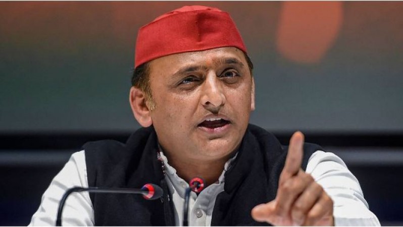 Akhilesh came to the rescue of Abbasi, who attacked Gorakhnath temple, said - he is a mental patient.