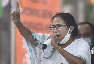 Another EC notice to Mamata Banerjee over allegations against central forces
