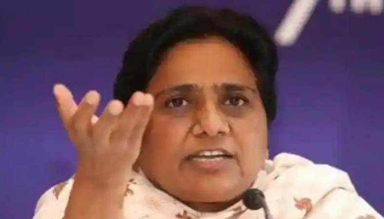 'Akhilesh Yadav ignoring Muslims..,' Mayawati lashes out