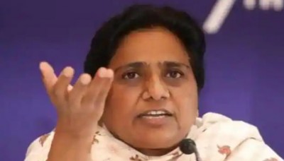 Mayawati slams Muslim leader for calling RSS chief 'Father of Nation'