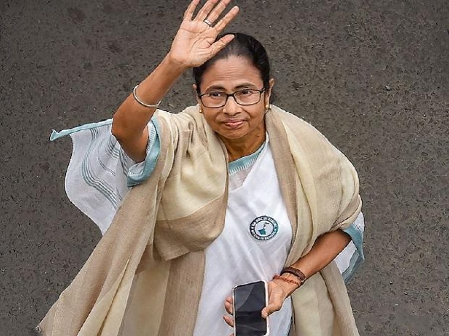 Mamata Banerjee targets Governor, 