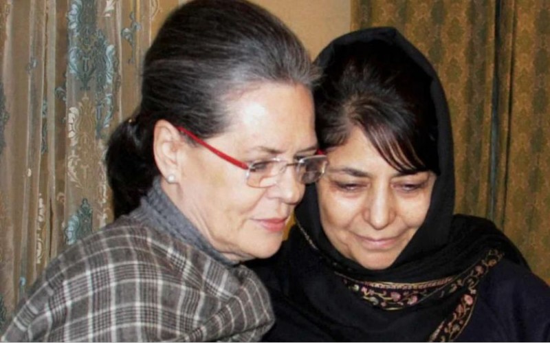 Sonia and Mehbooba Mufti meet in Delhi, will the situation improve for Congress?