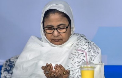 'If we unite, your chair will fall', said Mamta Banerjee while wishing Eid