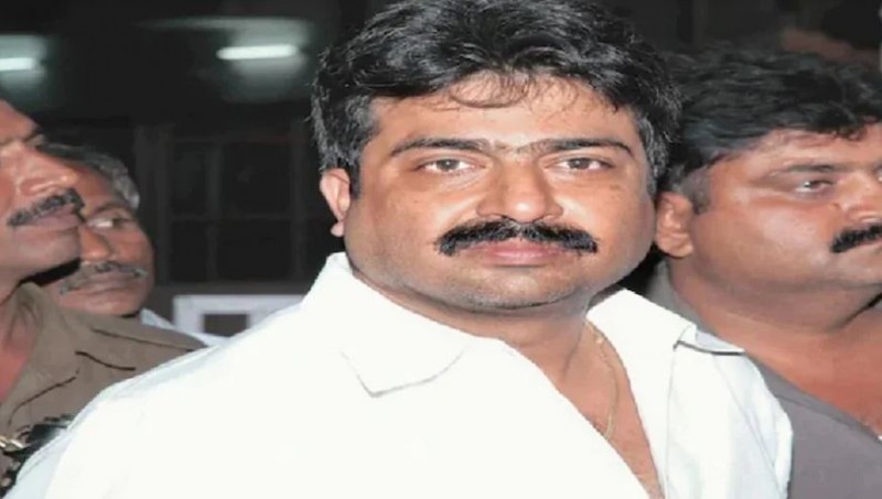 Bahubali MLA Raja Bhaiya again in trouble, non-bailable warrant issued against close MLC Akshay Pratap