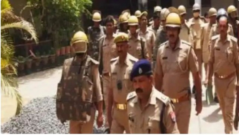 Yogi govt's action, UP Police raids for arrest of former SP MLA and brother