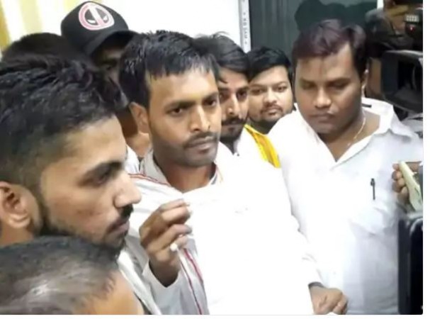 Tej Pratap thrashed his own party leader, abused brother Tejashwi, know the matter