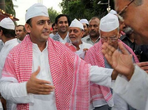 Akhilesh Yadav is trying to persuade the angry Muslims, after Azam Khan, now the SP delegation will meet Shahjil Islam